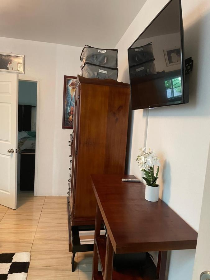 Centrally Located Room - 5 Port Antonio Esterno foto